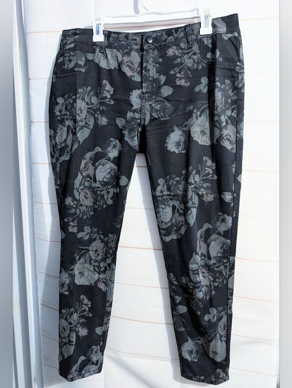 Material Girl Black Floral Print Jeans Size 15